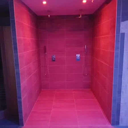 La Du Bien - Jacuzzi Sauna Hammam * Saint-Étienne-de-Tulmont